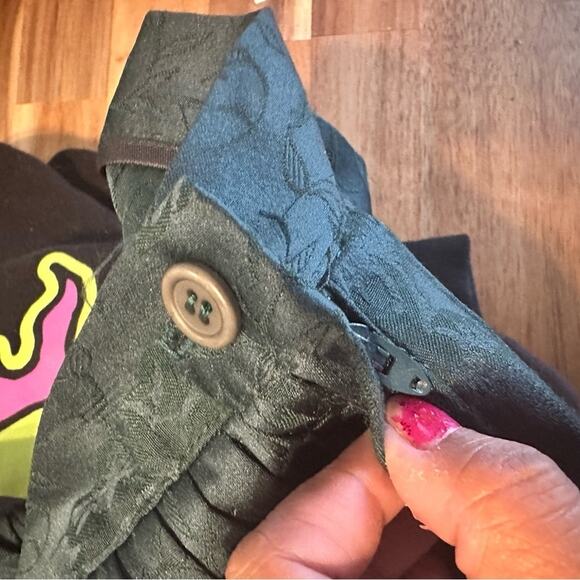 Susan Bristol Dark Green Pleated Skirt – Size 6 - Picture 5 of 8